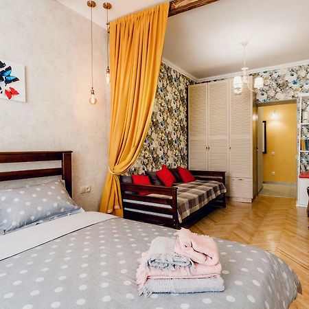 Honey Pie Apartment Lviv Extérieur photo